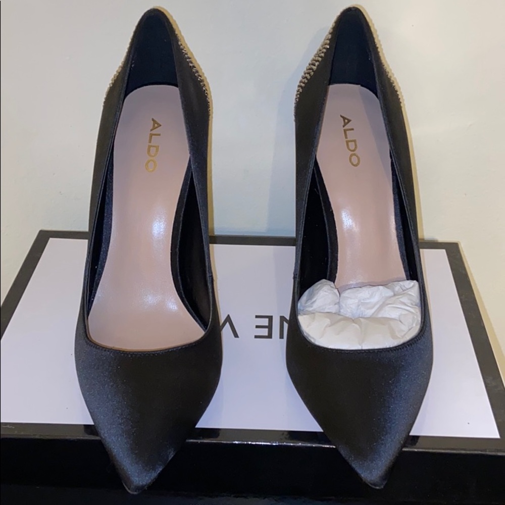 Black pumps with rhinestones